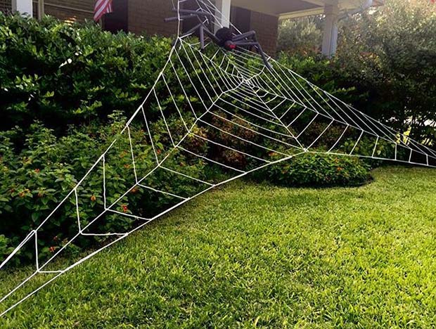 Outdoor Spider Web for Fun DIY Halloween Party Decor