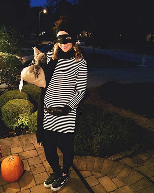 Burglar Costume for Halloween Costumes for Pregnant Women