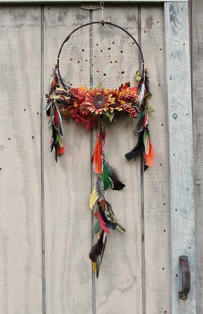 Fall Inspired Dream Catcher for Simple and Creative Thanksgiving Decorations