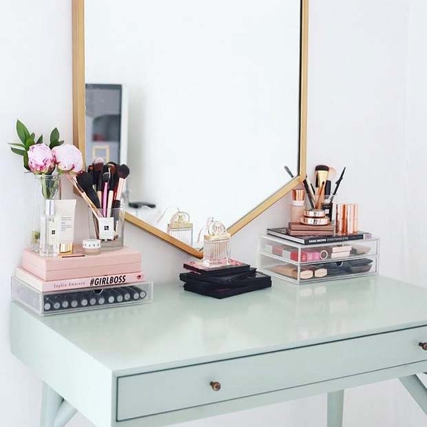 Simple and Stylish Makeup Vanity