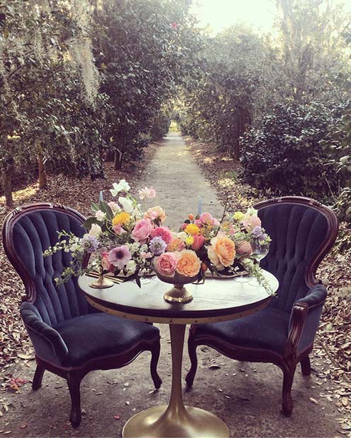 Elegant Table and Chairs Idea for Vintage Wedding 