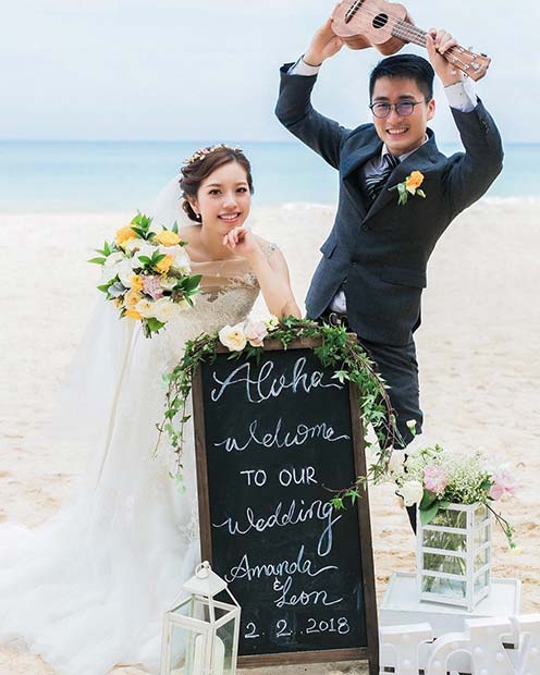 Beach Wedding Sign Idea