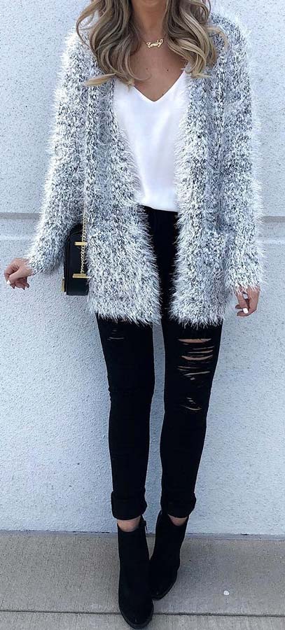 Fluffy Cardigan and Ripped Jeans Outfit 