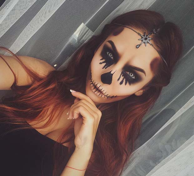 Skull Halloween Makeup Idea