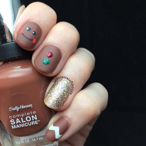 Cute Gingerbread Inspired Holiday Nails