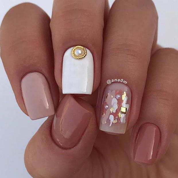 Chic Nude and White Short Nails