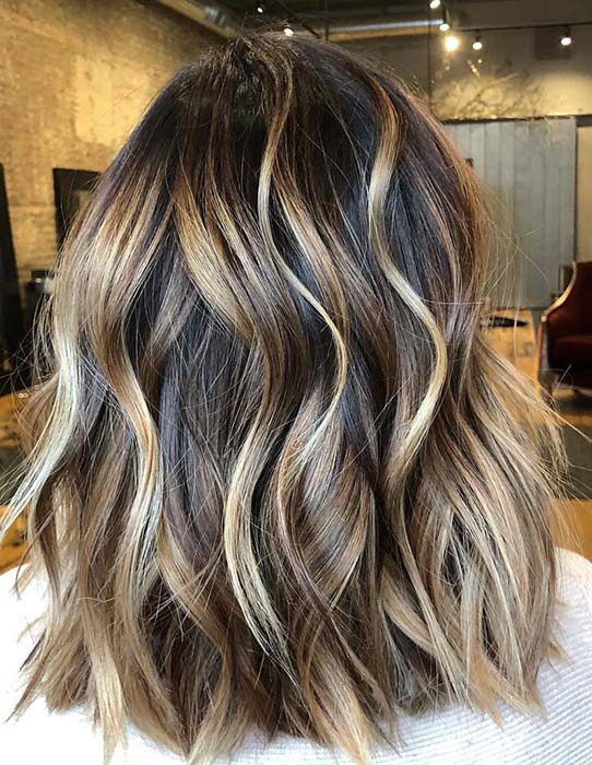 Wavy Brunette Lob with Blonde Highlights