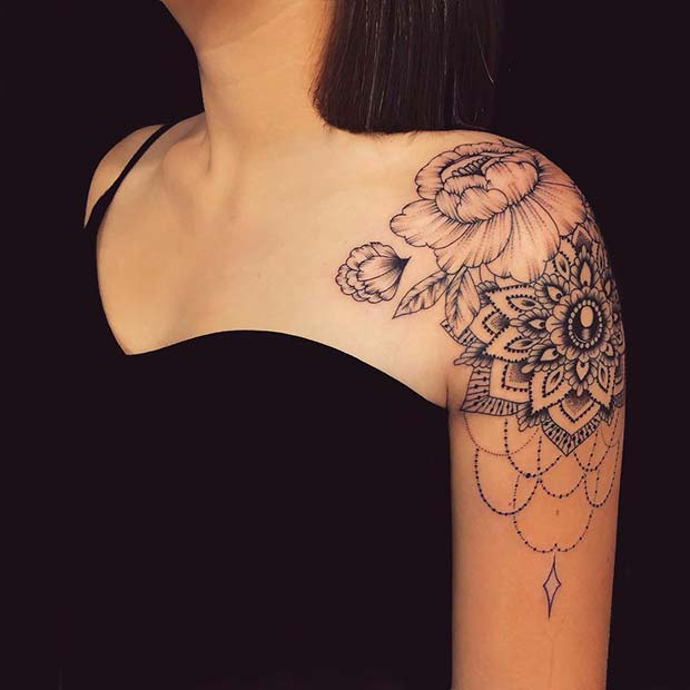 Pretty Shoulder Tattoo Design for Women