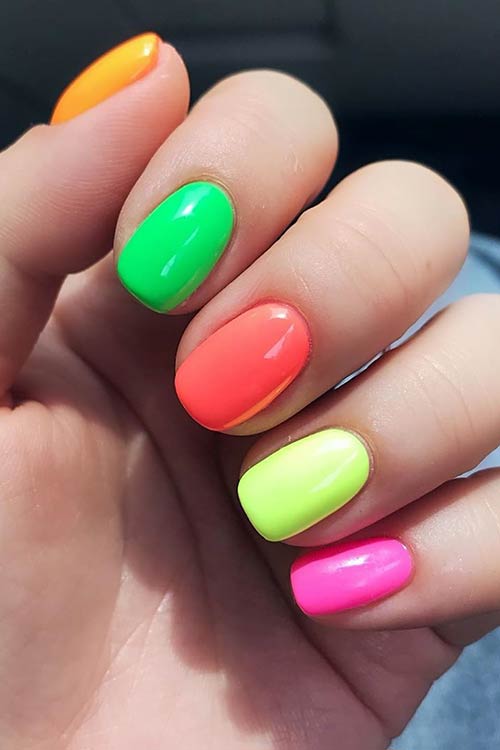 Easy DIY Colorful Nails