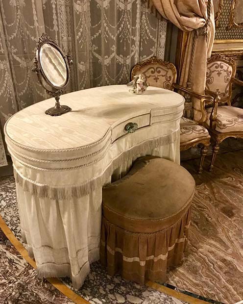 Glam Vintage Vanity Table