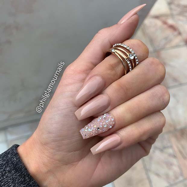 Nude Nails a with Crystal Accent Nail