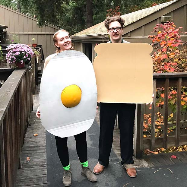 DIY Egg and Toast Couples Costume