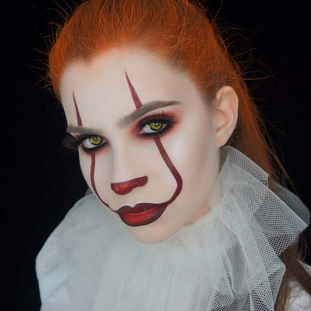Scary Pennywise Makeup and Costume