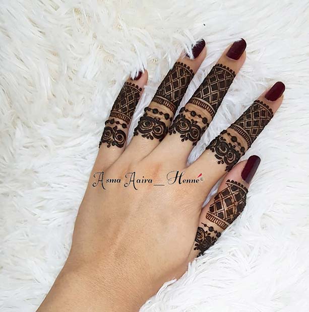 Beautiful Henna on the Fingers