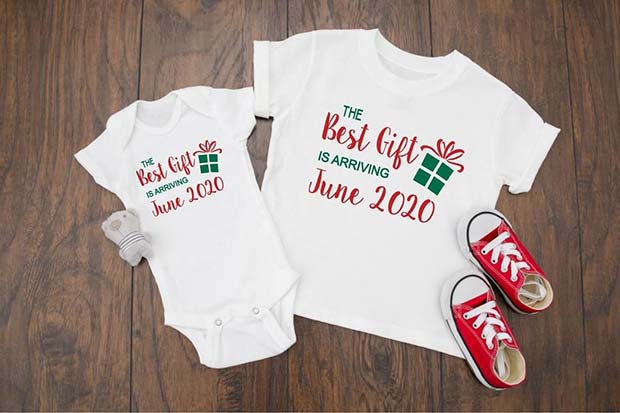 Christmas Inspired Pregnancy Announcement
