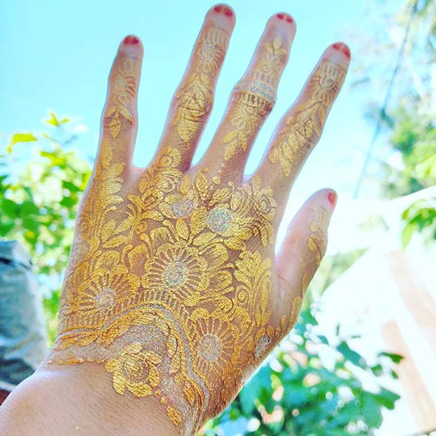 Glam Gold Henna Design 