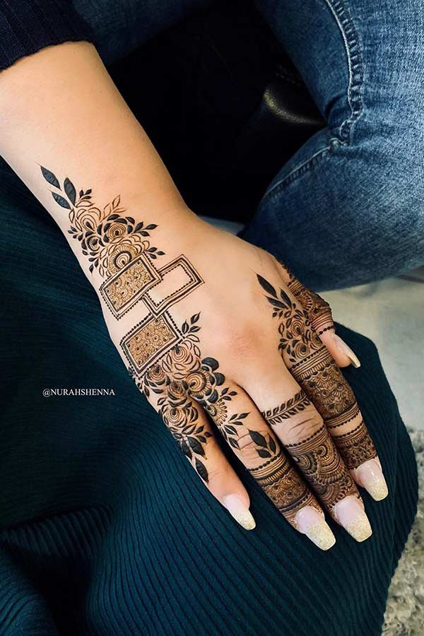 Pretty Henna Hand Design