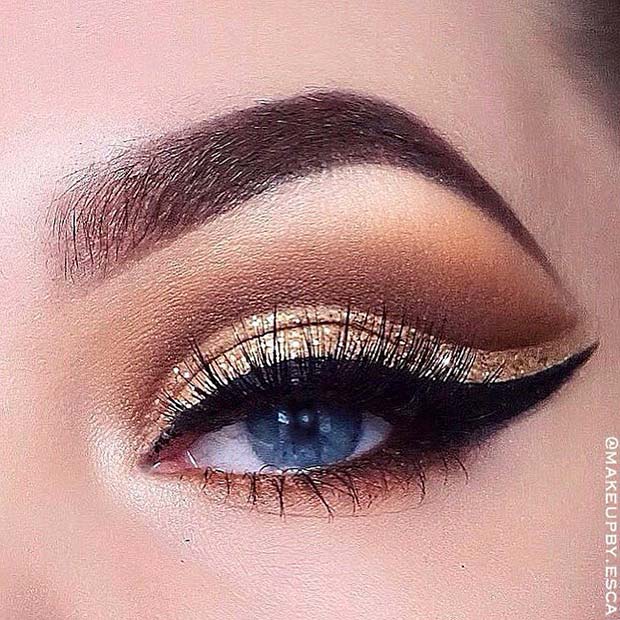 Glam Gold Makeup with Eyeliner