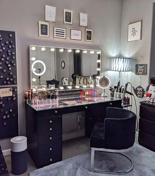 Glam Vanity Table With Drawers and Clear Organizers