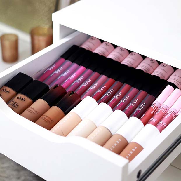 Neat and Compact Makeup Drawers