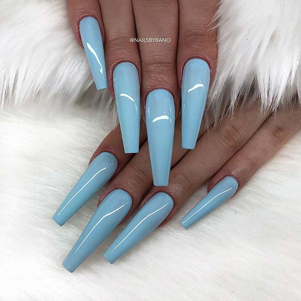 Long Pastel Nails in Light Blue 