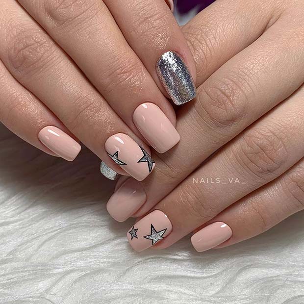 Short Nude Nails with Silver Stars