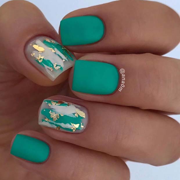 Vibrant Green Short Nails with Gold