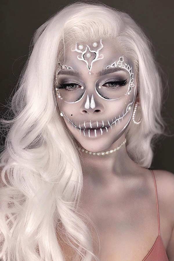 Sexy White Skull Halloween Makeup