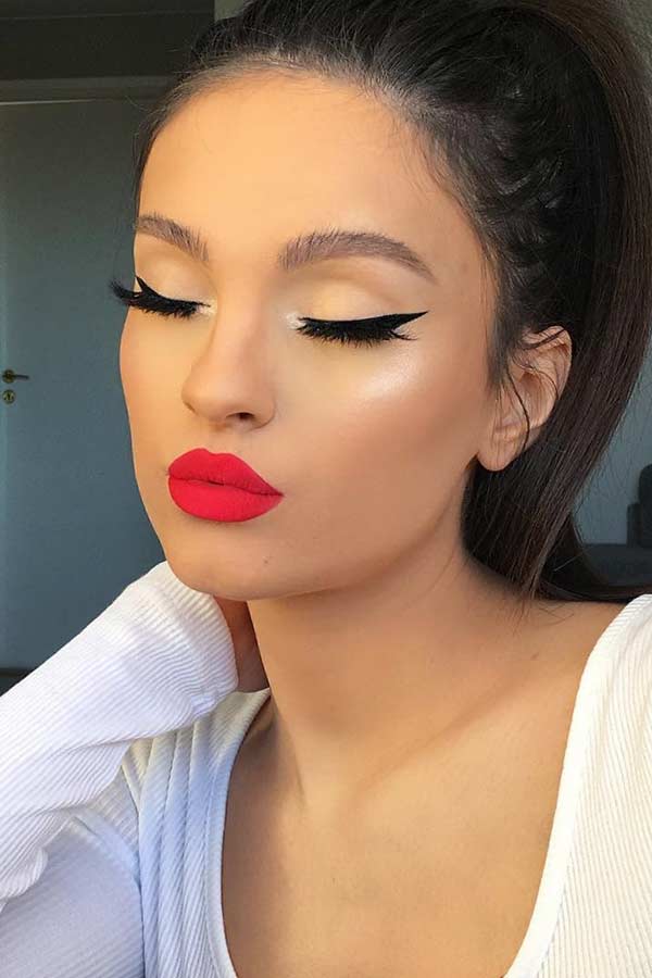 Black Eyeliner with Red Lips
